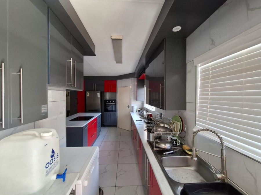 3 Bedroom Property for Sale in Protea Park North West